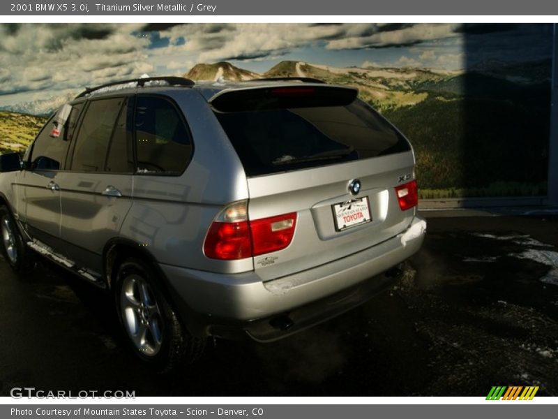 Titanium Silver Metallic / Grey 2001 BMW X5 3.0i
