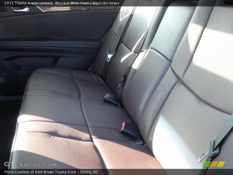 Blizzard White Pearl / Black/Bordeaux 2011 Toyota Avalon Limited