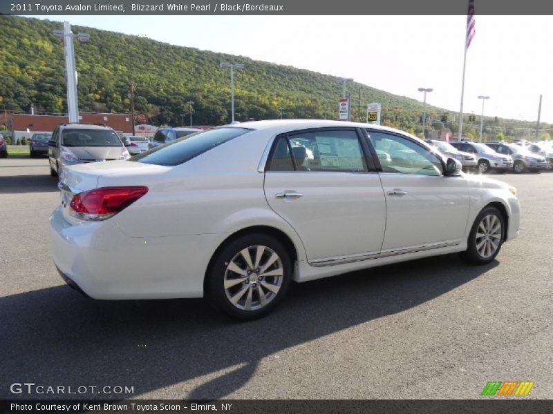 Blizzard White Pearl / Black/Bordeaux 2011 Toyota Avalon Limited