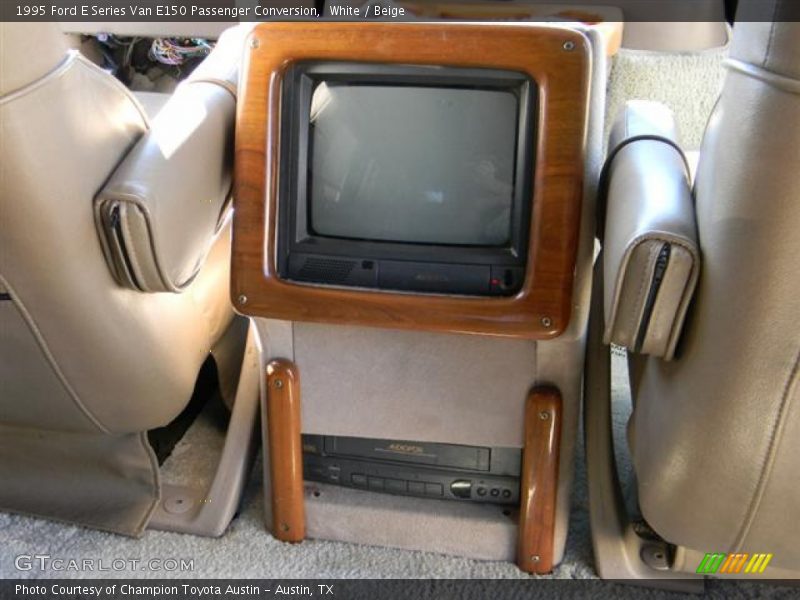 White / Beige 1995 Ford E Series Van E150 Passenger Conversion