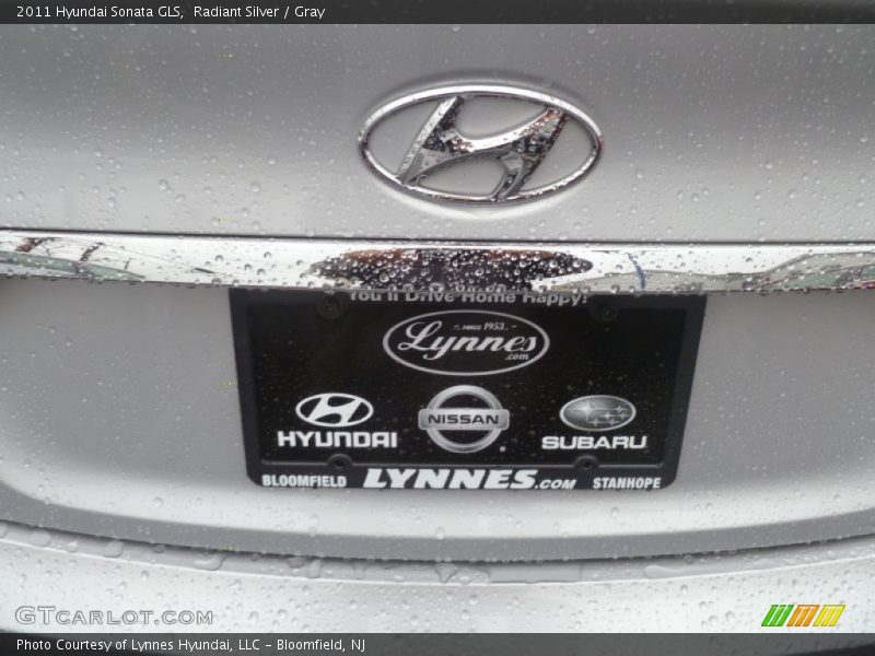 Radiant Silver / Gray 2011 Hyundai Sonata GLS