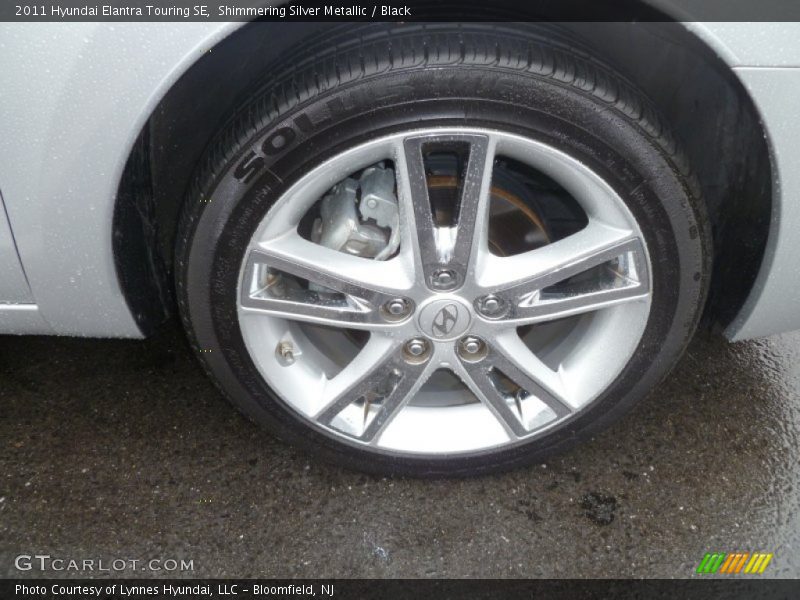 Shimmering Silver Metallic / Black 2011 Hyundai Elantra Touring SE