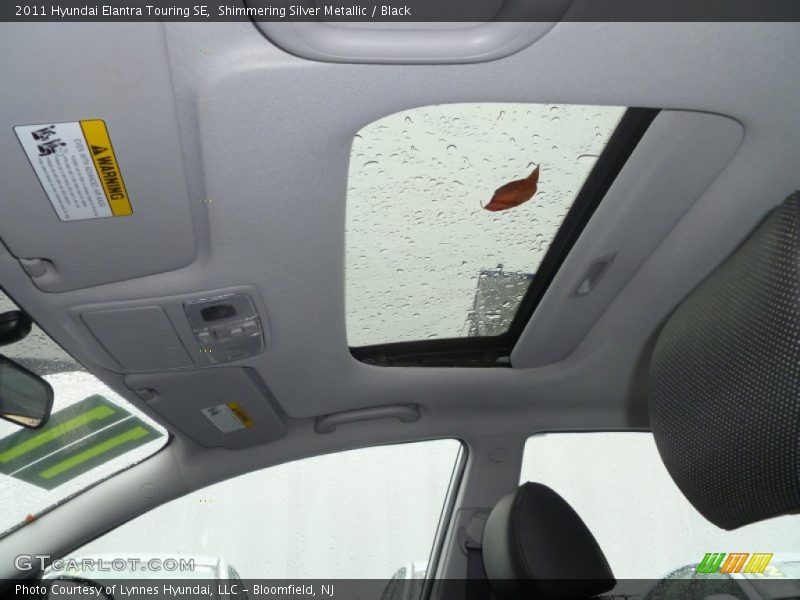 Sunroof of 2011 Elantra Touring SE