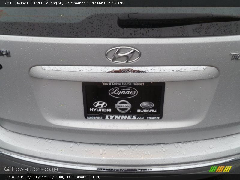 Shimmering Silver Metallic / Black 2011 Hyundai Elantra Touring SE