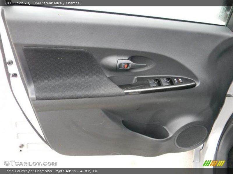 Silver Streak Mica / Charcoal 2010 Scion xD