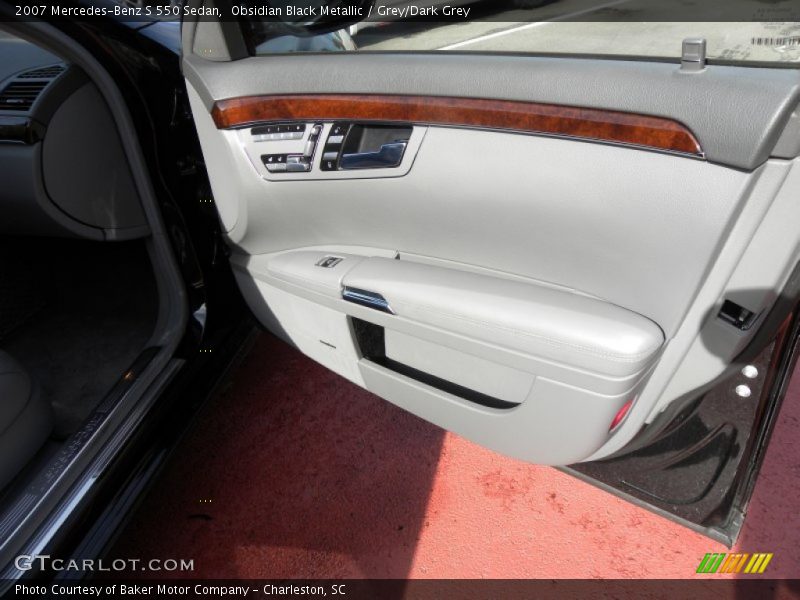 Obsidian Black Metallic / Grey/Dark Grey 2007 Mercedes-Benz S 550 Sedan