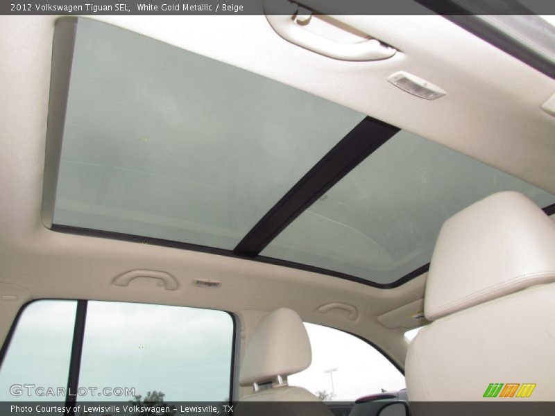 Sunroof of 2012 Tiguan SEL