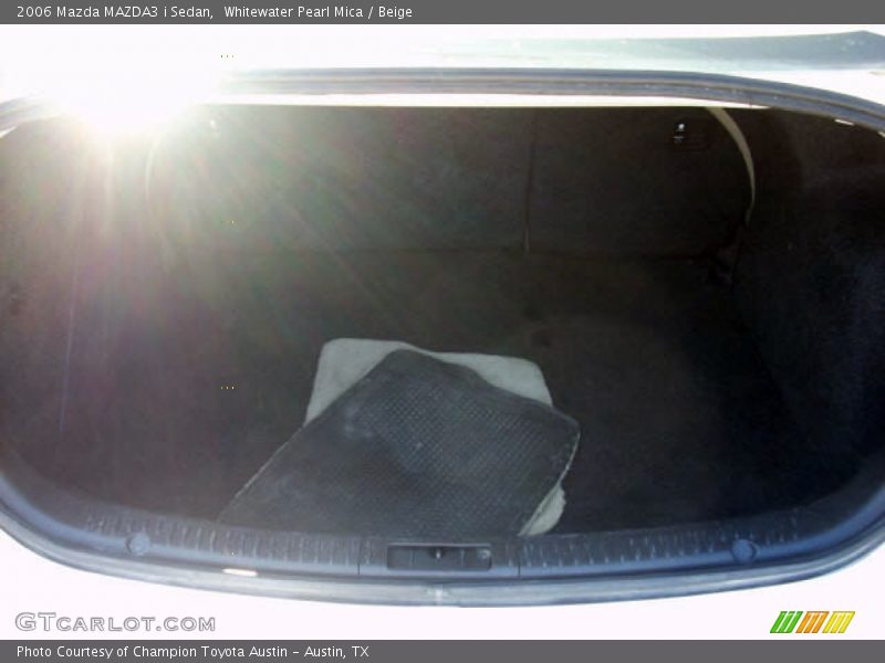 Whitewater Pearl Mica / Beige 2006 Mazda MAZDA3 i Sedan