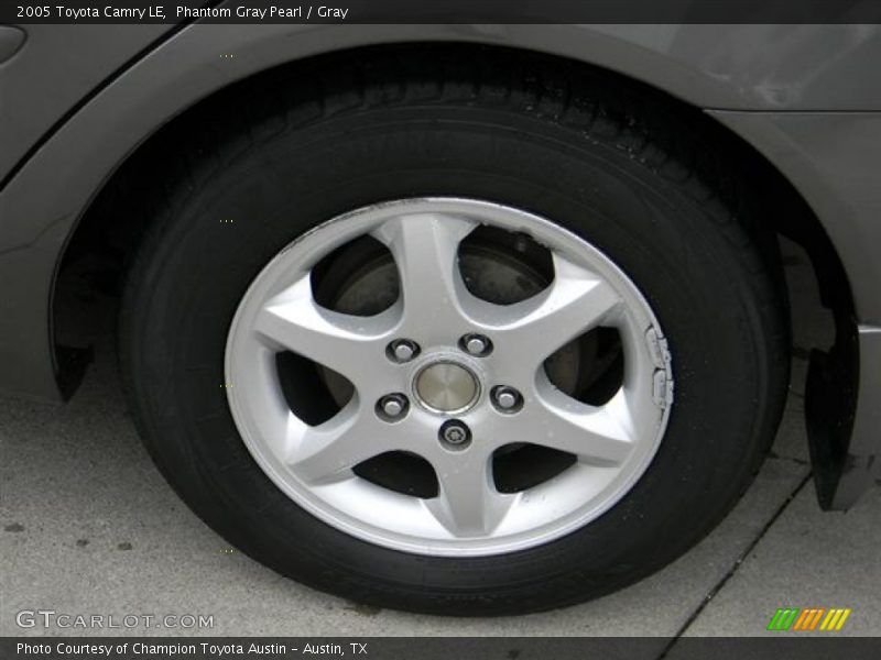 Phantom Gray Pearl / Gray 2005 Toyota Camry LE