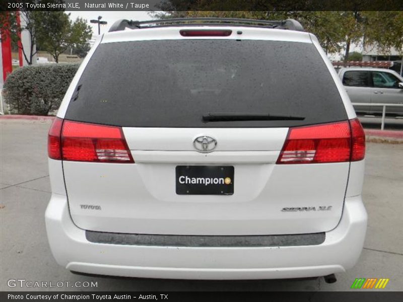 Natural White / Taupe 2005 Toyota Sienna XLE