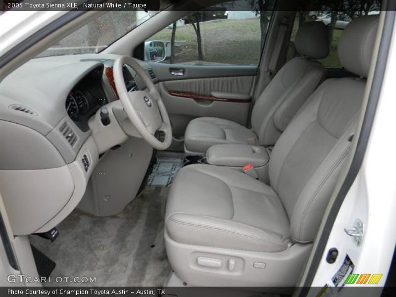 Natural White / Taupe 2005 Toyota Sienna XLE