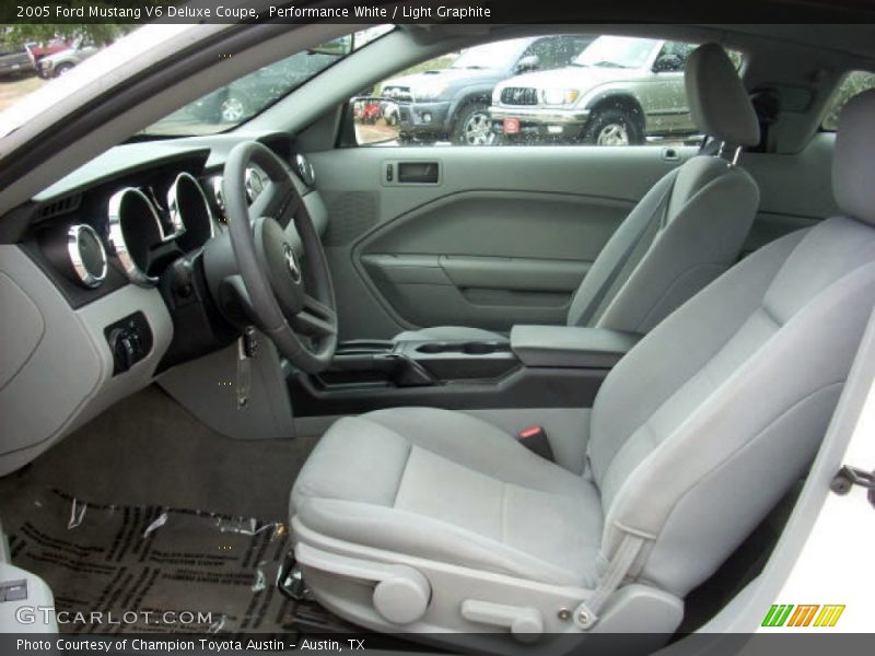 Performance White / Light Graphite 2005 Ford Mustang V6 Deluxe Coupe