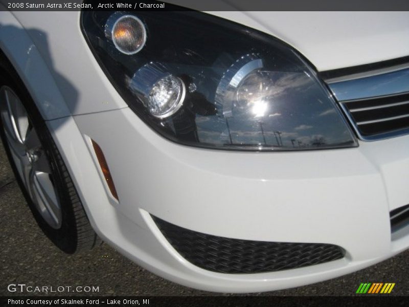 Arctic White / Charcoal 2008 Saturn Astra XE Sedan