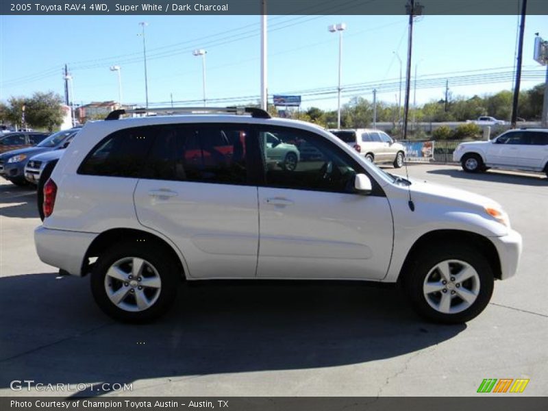Super White / Dark Charcoal 2005 Toyota RAV4 4WD