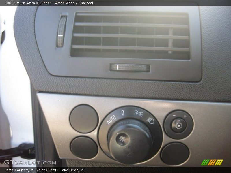Arctic White / Charcoal 2008 Saturn Astra XE Sedan