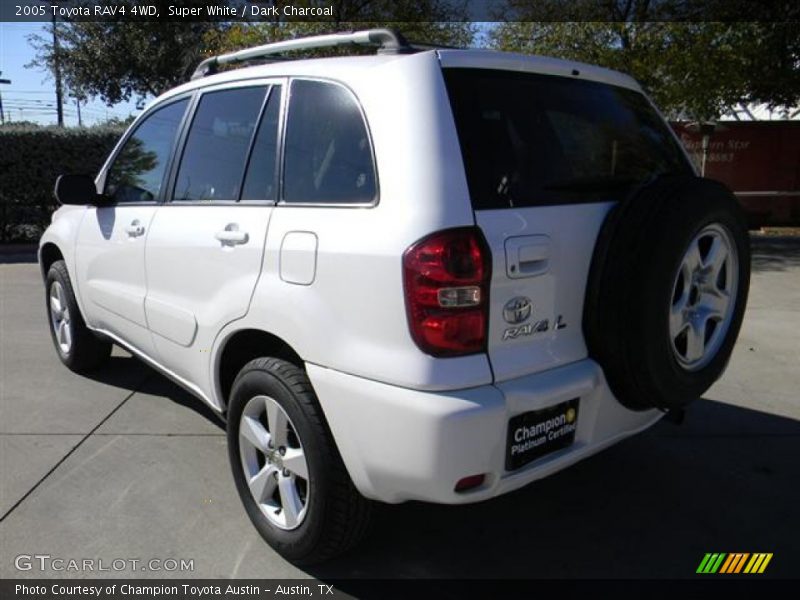 Super White / Dark Charcoal 2005 Toyota RAV4 4WD