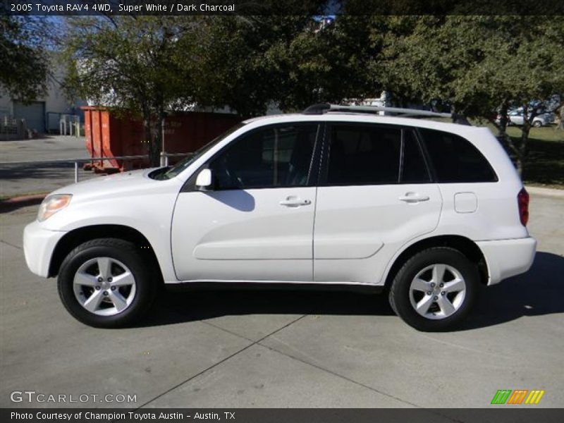 Super White / Dark Charcoal 2005 Toyota RAV4 4WD