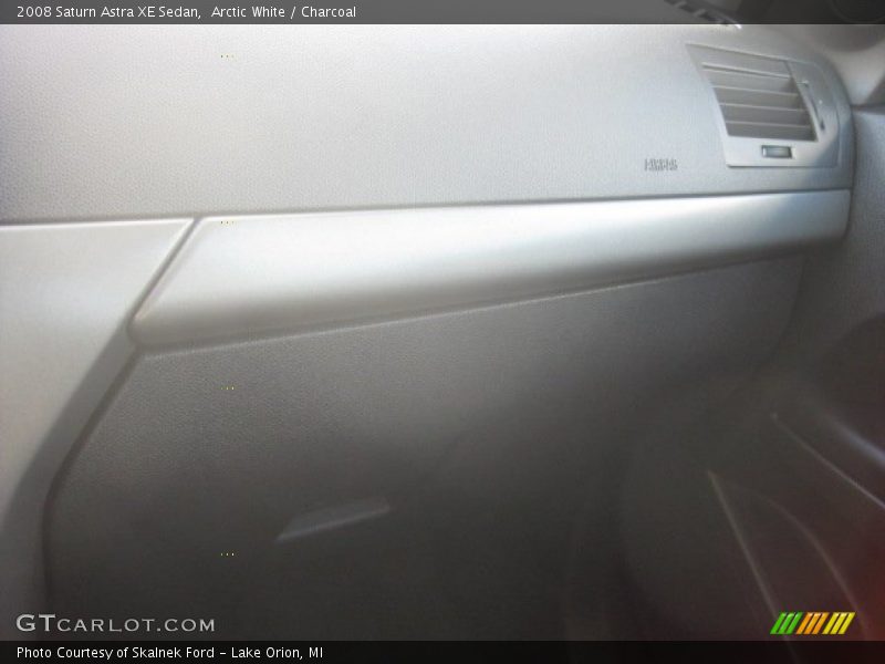 Arctic White / Charcoal 2008 Saturn Astra XE Sedan