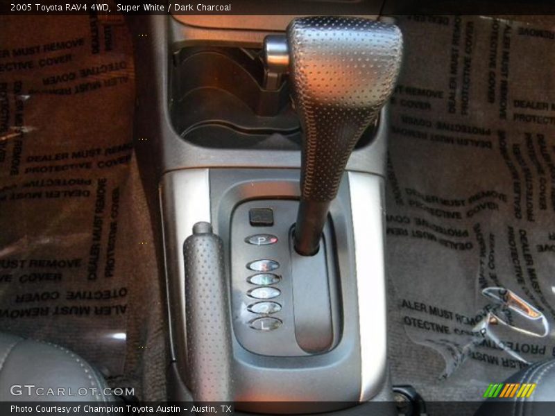 Super White / Dark Charcoal 2005 Toyota RAV4 4WD