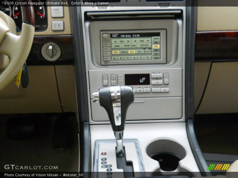 Oxford White / Camel 2006 Lincoln Navigator Ultimate 4x4