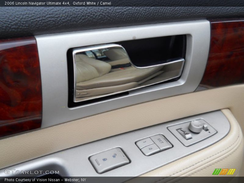 Oxford White / Camel 2006 Lincoln Navigator Ultimate 4x4
