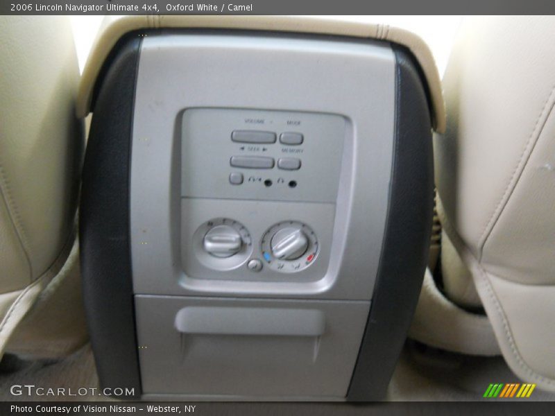 Oxford White / Camel 2006 Lincoln Navigator Ultimate 4x4