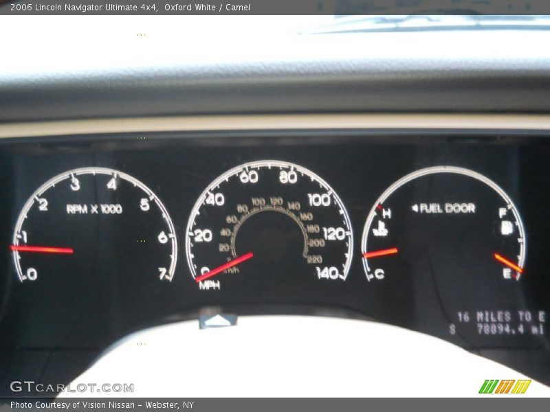Oxford White / Camel 2006 Lincoln Navigator Ultimate 4x4