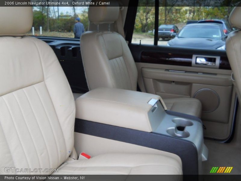 Oxford White / Camel 2006 Lincoln Navigator Ultimate 4x4