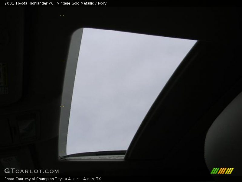 Vintage Gold Metallic / Ivory 2001 Toyota Highlander V6