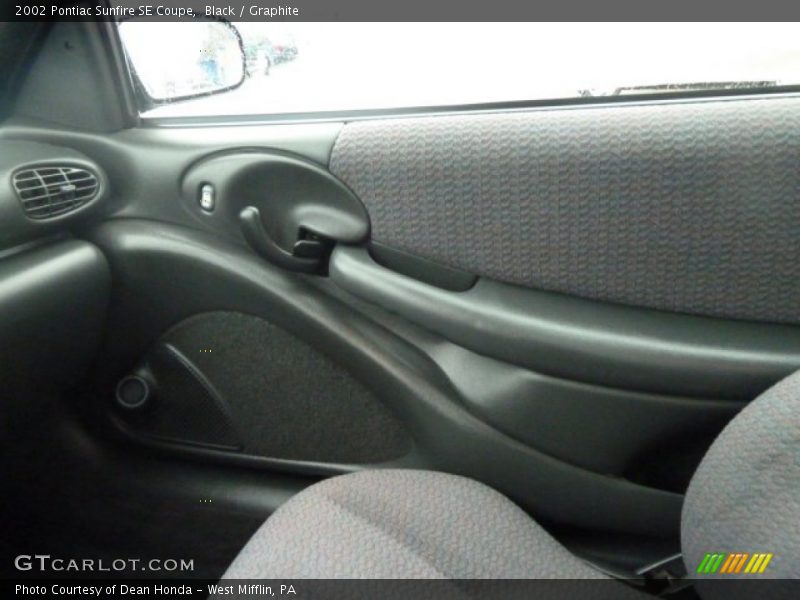 Black / Graphite 2002 Pontiac Sunfire SE Coupe
