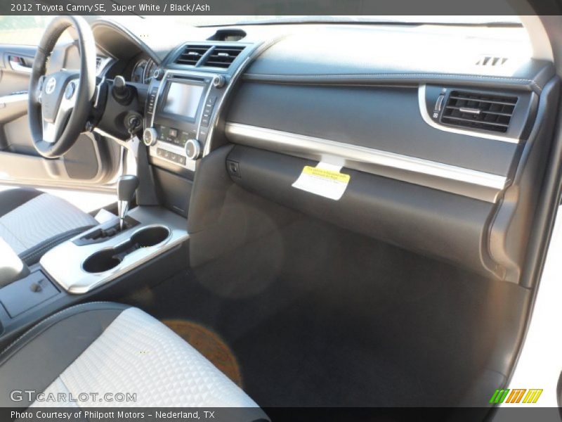 Super White / Black/Ash 2012 Toyota Camry SE