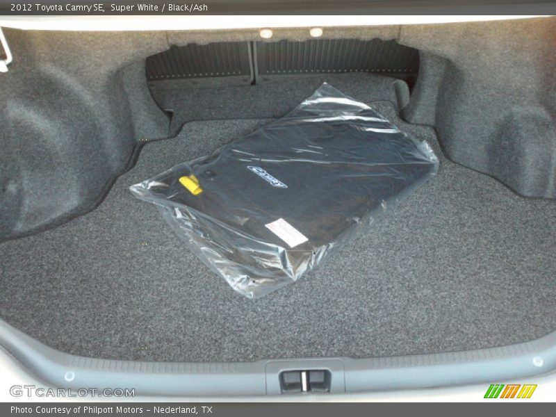 Super White / Black/Ash 2012 Toyota Camry SE
