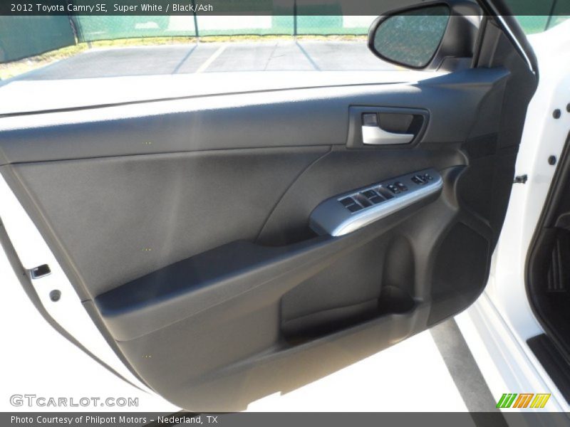 Super White / Black/Ash 2012 Toyota Camry SE