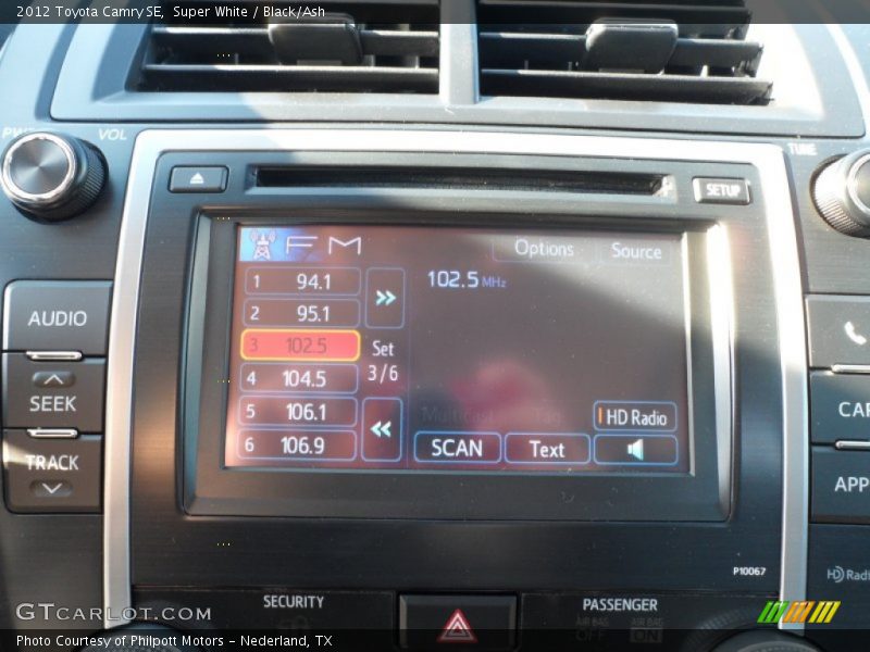 Super White / Black/Ash 2012 Toyota Camry SE