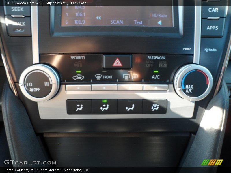 Super White / Black/Ash 2012 Toyota Camry SE