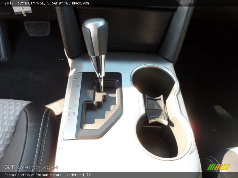 Super White / Black/Ash 2012 Toyota Camry SE