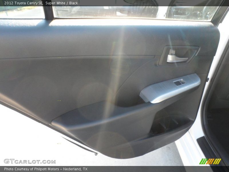 Super White / Black 2012 Toyota Camry SE