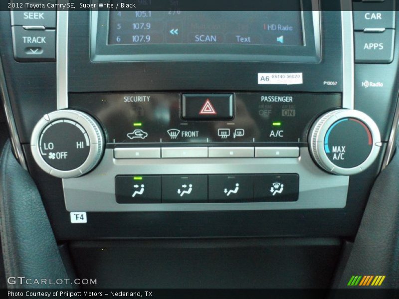 Super White / Black 2012 Toyota Camry SE