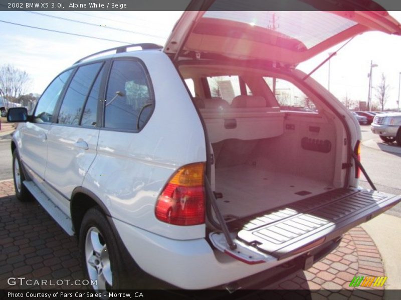 Alpine White / Beige 2002 BMW X5 3.0i