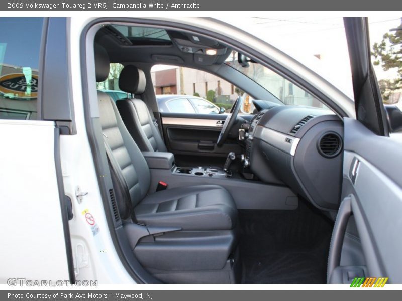 Campanella White / Anthracite 2009 Volkswagen Touareg 2 VR6