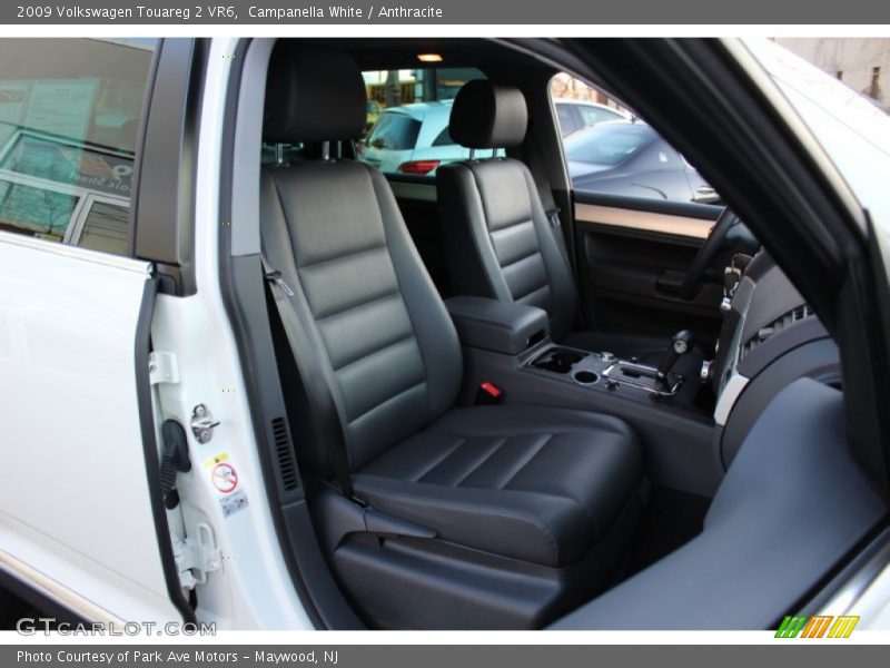 Campanella White / Anthracite 2009 Volkswagen Touareg 2 VR6