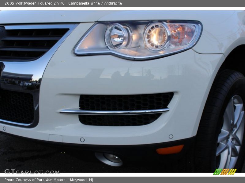 Campanella White / Anthracite 2009 Volkswagen Touareg 2 VR6