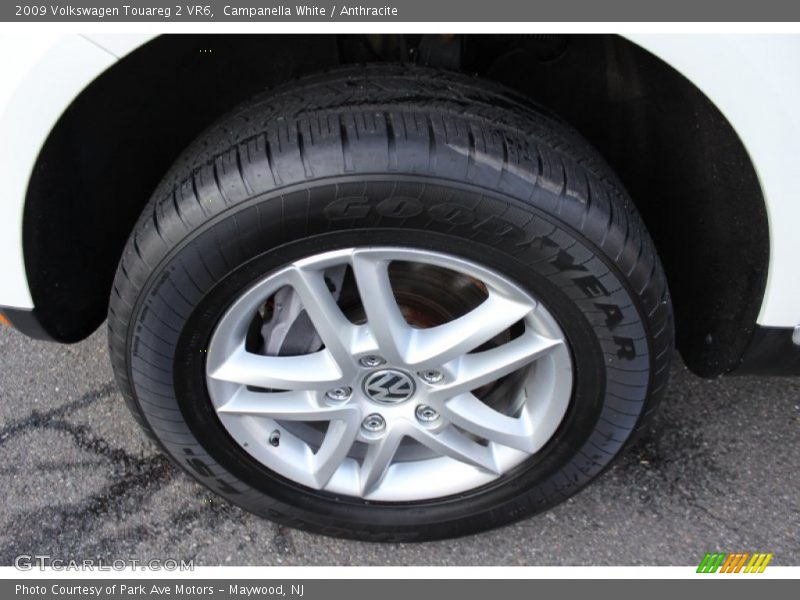 Campanella White / Anthracite 2009 Volkswagen Touareg 2 VR6