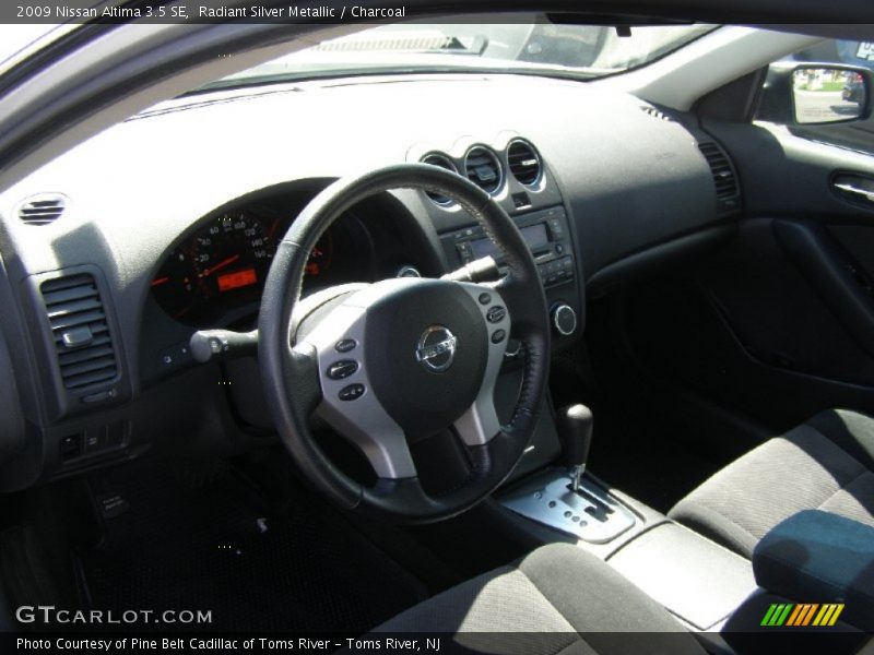 Radiant Silver Metallic / Charcoal 2009 Nissan Altima 3.5 SE