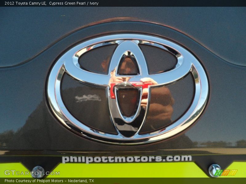 Cypress Green Pearl / Ivory 2012 Toyota Camry LE