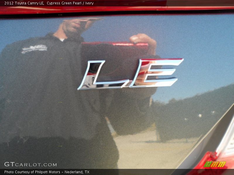 Cypress Green Pearl / Ivory 2012 Toyota Camry LE