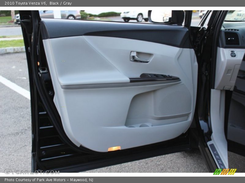 Black / Gray 2010 Toyota Venza V6