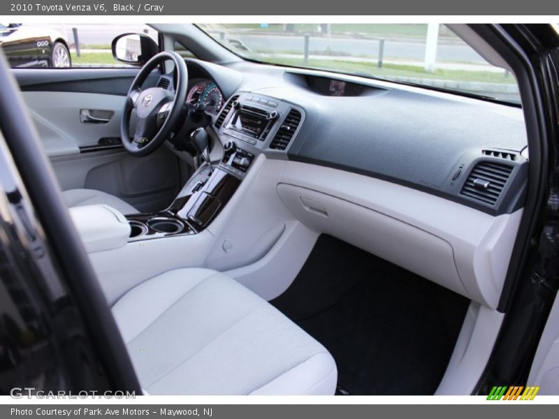 Black / Gray 2010 Toyota Venza V6