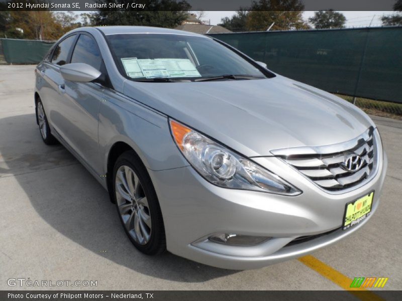 Radiant Silver / Gray 2012 Hyundai Sonata SE