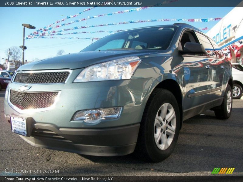 Silver Moss Metallic / Dark Gray/Light Gray 2009 Chevrolet Traverse LS AWD